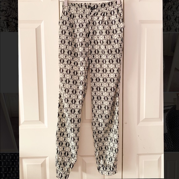 Lily White geometric patterned joggers - Picture 1 of 8